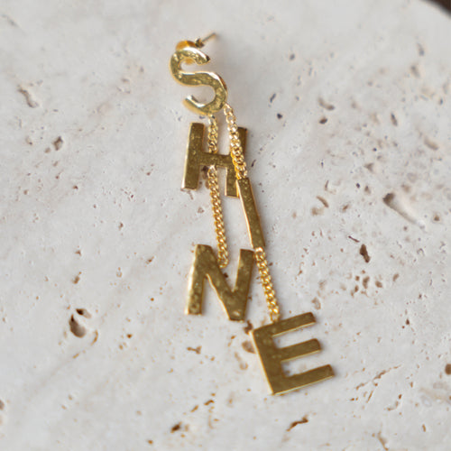Letter Shine Stud Earring (one piece)