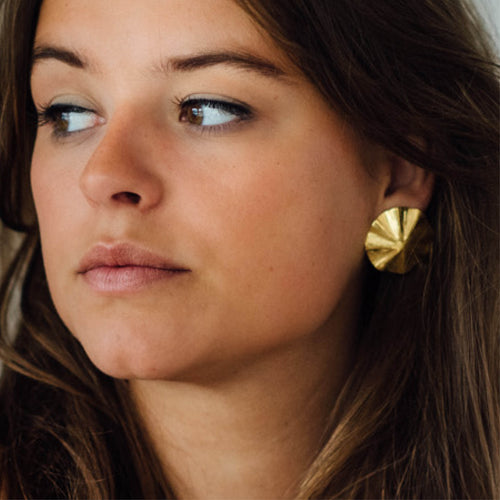 Ribbed Umbrella Stud Earring