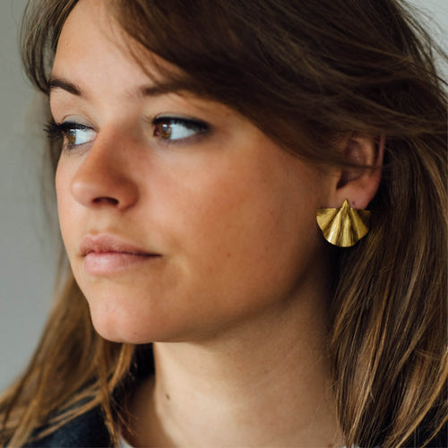 Ribbed Half Umbrella Stud Earring