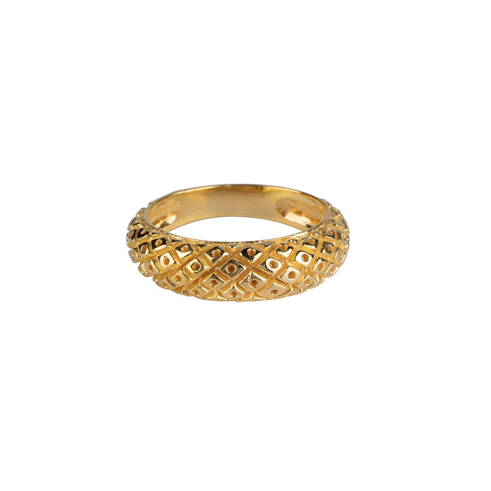 Crossed Ring – Betty Bogaers