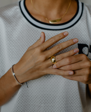 Betty Bogaers | Stoere, klassieke, subtiele en eenvoudige sieraden