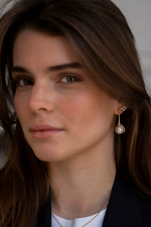 Claw Stud Earring (one piece)