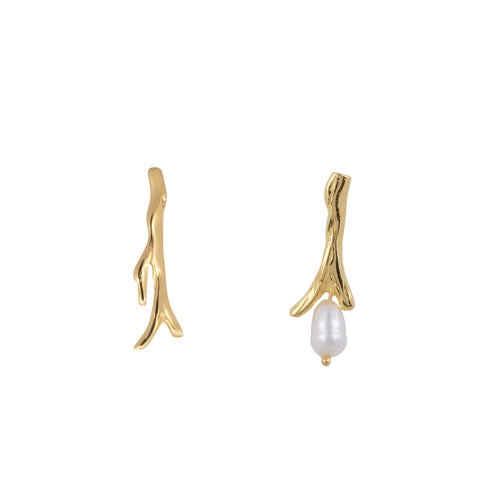 Coral Pearl Stud Earring